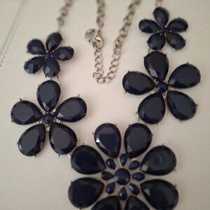 Exotic  necklace  flowers   black  fall season